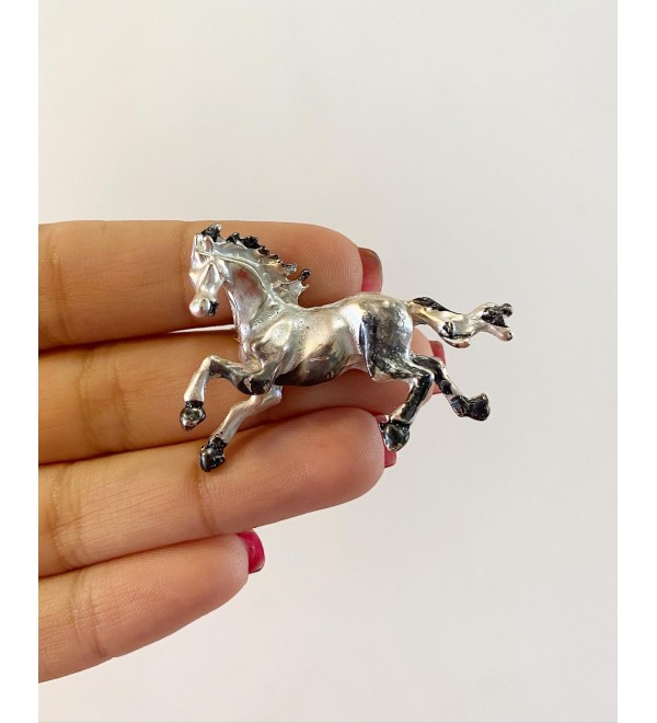 Cavallo Broş