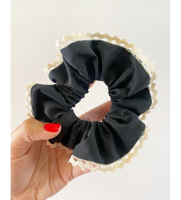 Biyeli Scrunchie